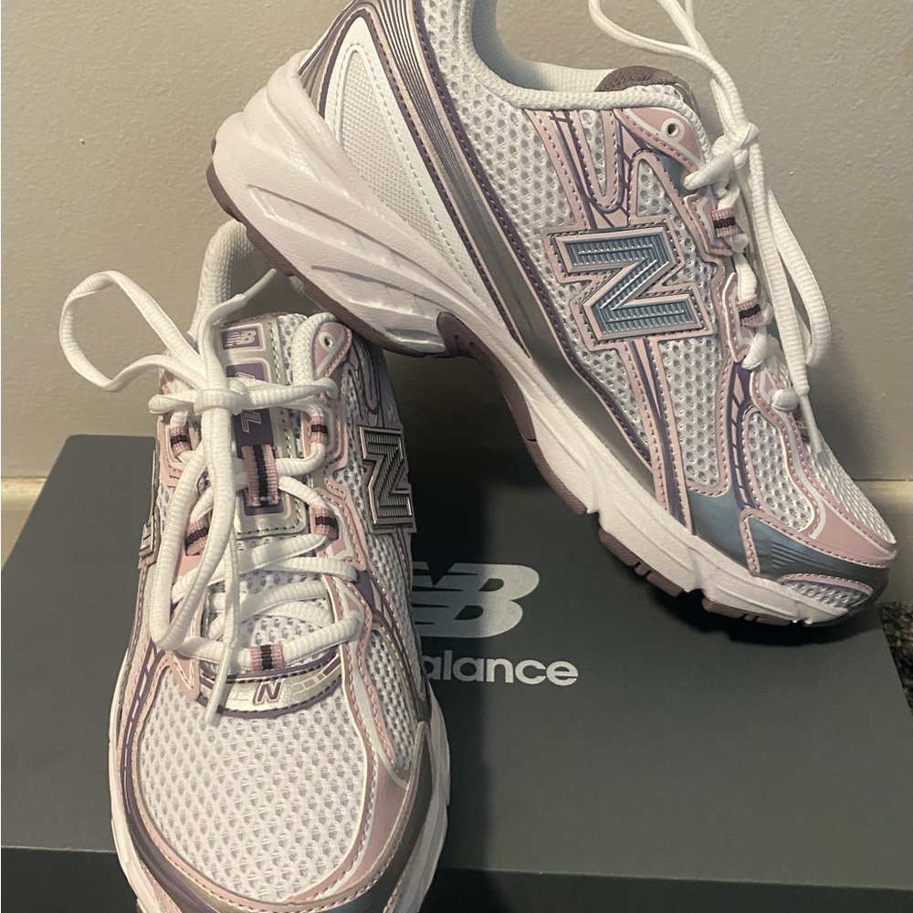 New Balance Women's White and Lavender Sneakers